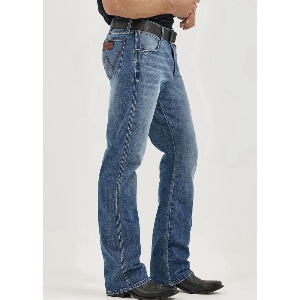Wrangler Jeans Men's 34x34 Blue Retro Relaxed Boot Western Denim Cowboy Rodeo